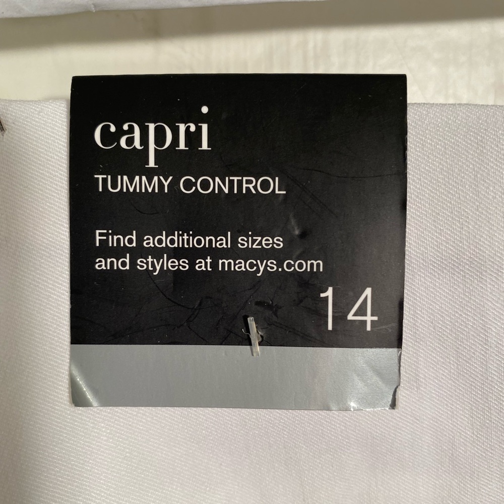 Macy’s Alfani Tummy Control Bright White Stretch Capri Pants. NWT. Size 14. - Picture 5 of 7